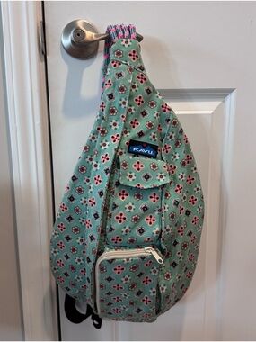 KAVU Original Crossbody Rope Hand Bag Sling Purse Backpack Sling pack Floral